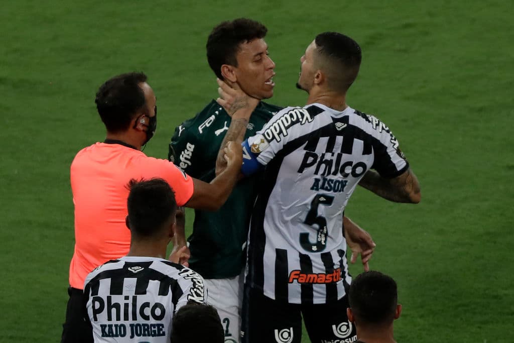 Con un soberbio testarazo y aprovechando las distracciones en la cancha, Vasconselos (90+9’) marcó el tanto que les dio el título continental.