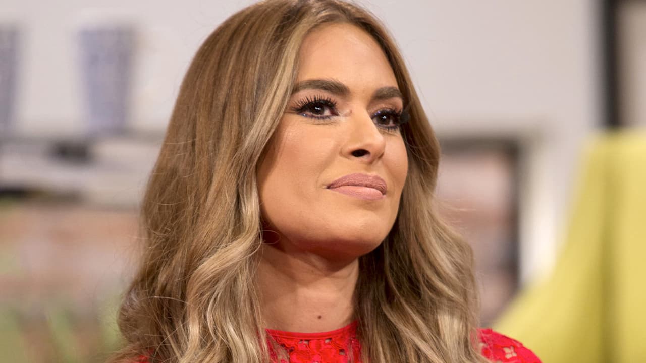 Montijo agregó que ahora sufre de presión alta: "
<b>Ahora resulta que también (soy) hipertensa</b>, eso también me lo heredó mi mamá", agregó.
<br>