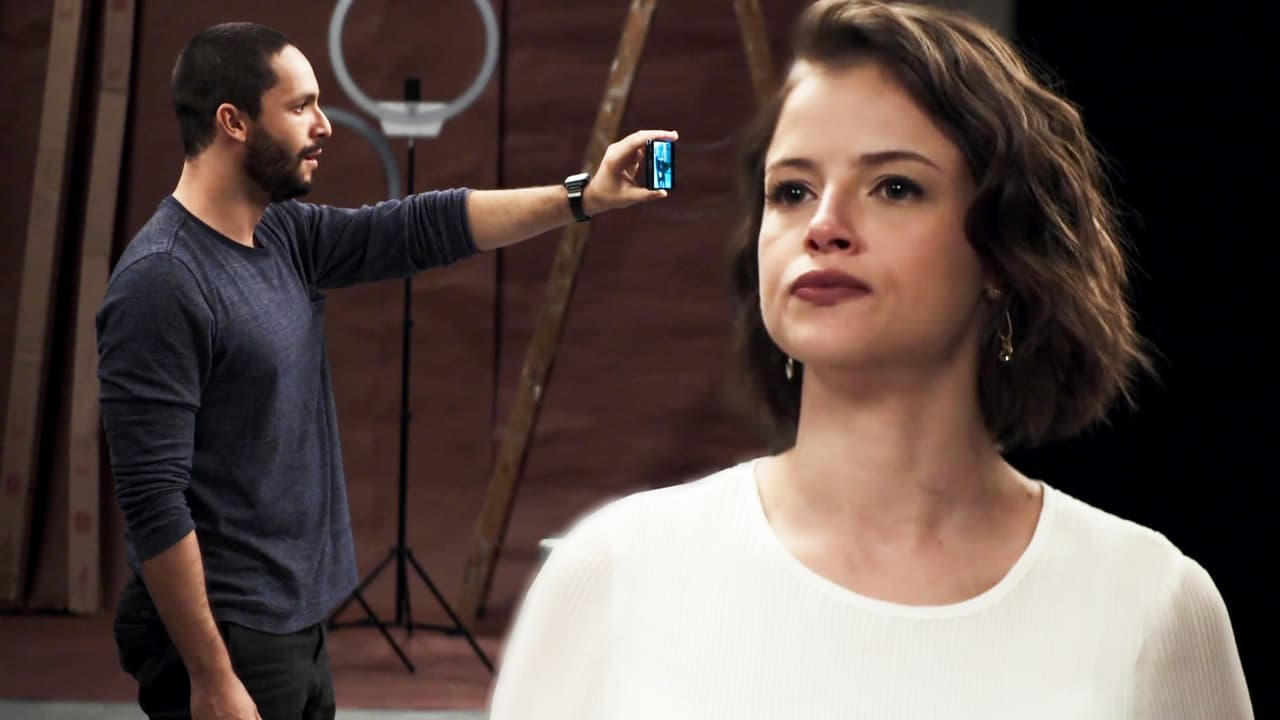 Tras insertarle un virus al celular de Fabiana al mismo tiempo que el amigo de Josiane borraba todo, Teo logró conseguir la foto con la que era chantajeada su novia. Al confrontar a la ‘digital influencer’ sobre la muerte de Gardel, Josiane trató de justificar su maldad mintiendo de nueva cuenta.