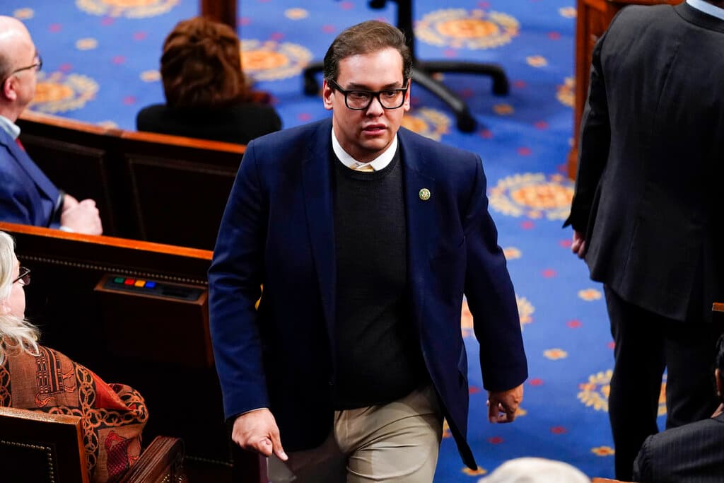 George Santos asignado a dos comités en la Cámara de Representantes, pese al creciente coro que pide su renuncia