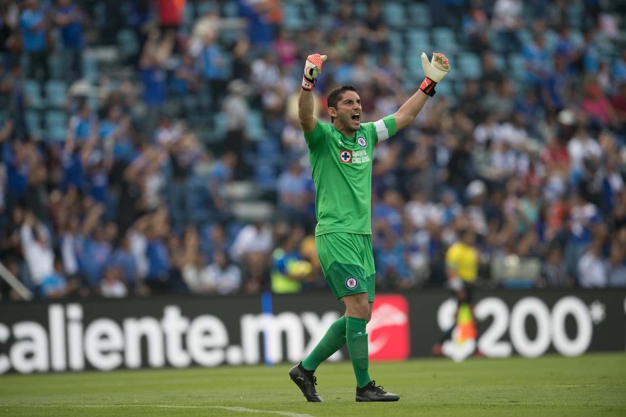 Pocos como Jesús Corona han sufrido la sequía de títulos con el equipo y esta victoria es un gran aliciente para el símbolo del Cruz Azul.