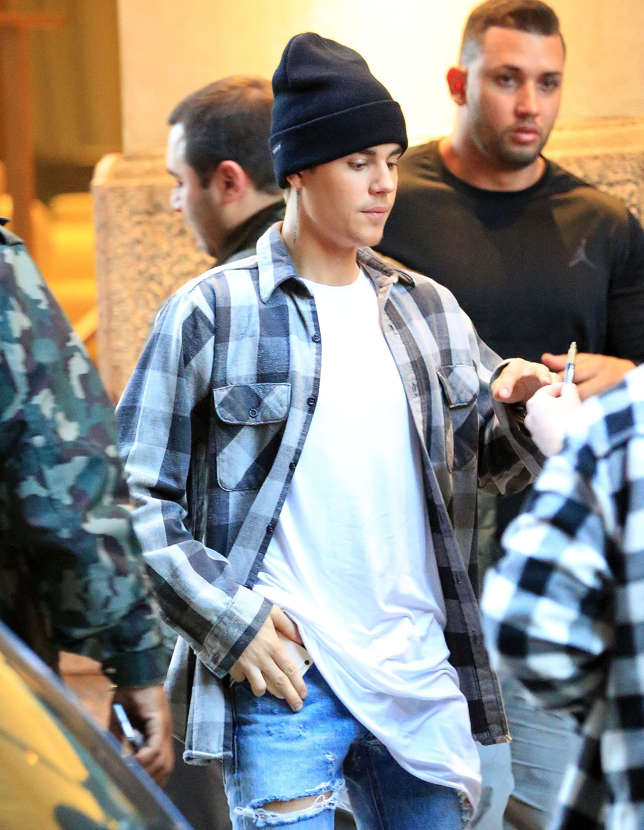 ¿Creen que Justin sea capaz de robarle la novia a su compañero de carrera?