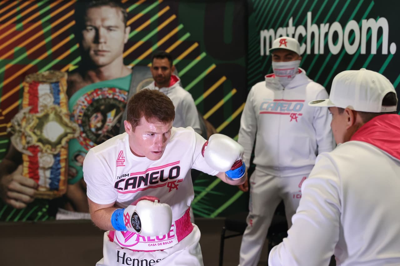 ¡Así se viven los instantes previos al pleito Canelo vs Yildirim! | Ambos combatientes ya se alistan en las instalaciones del Hard Rock Stadium.