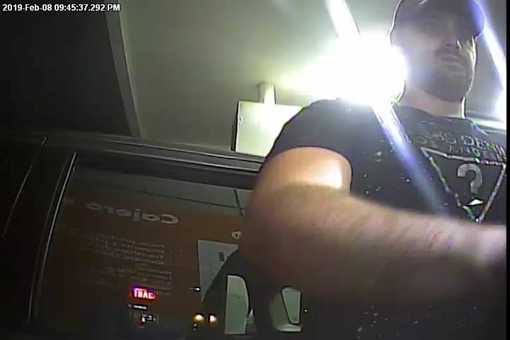 Desde el pasado mes de febrero el sujeto se ha apropiado de $100,000 en efectivo a través de retiros en cajeros automáticos en el área de San Juan.