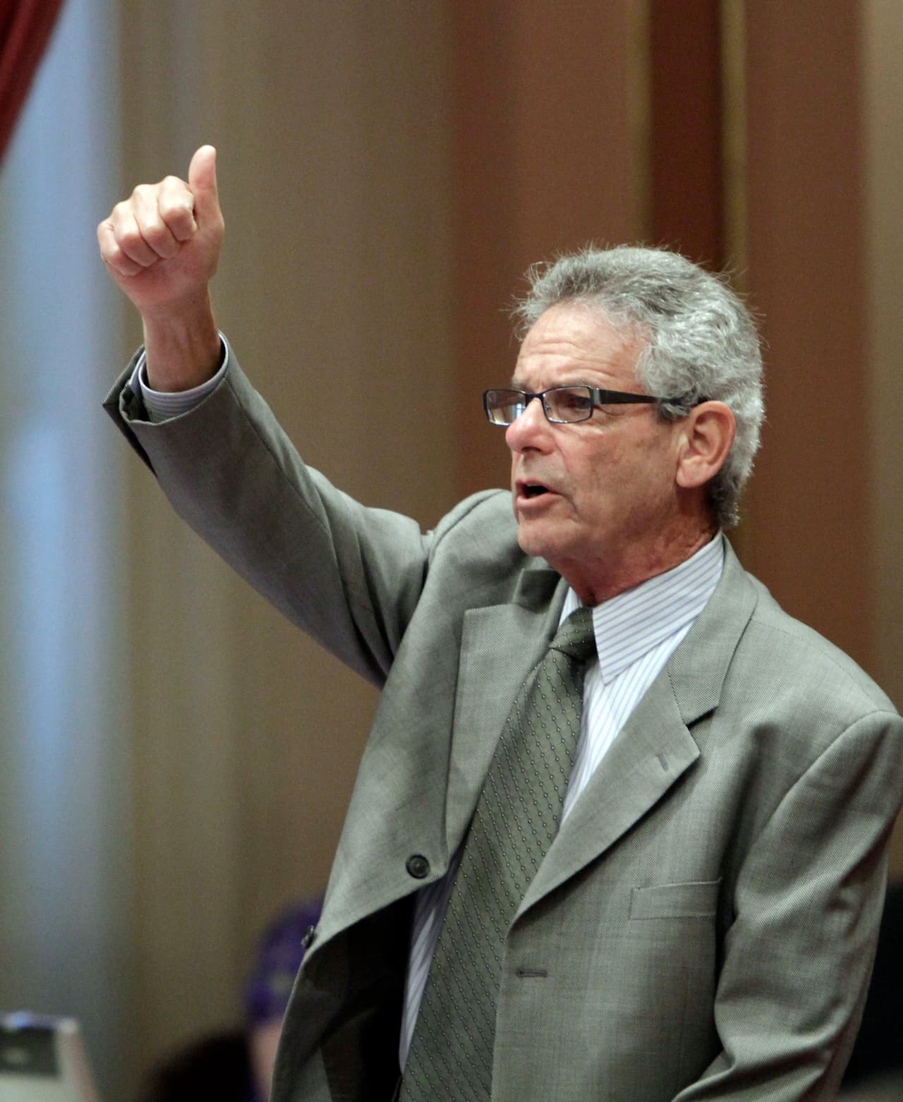 <b>Rep. Alan Lowenthal</b>
<br>Asegura que el Congreso debe responsabilizar las acciones de Trump. "Creo que ha llegado el momento de considerar una investigación de juicio político", anunció el demócrata hace un mes.
<br>