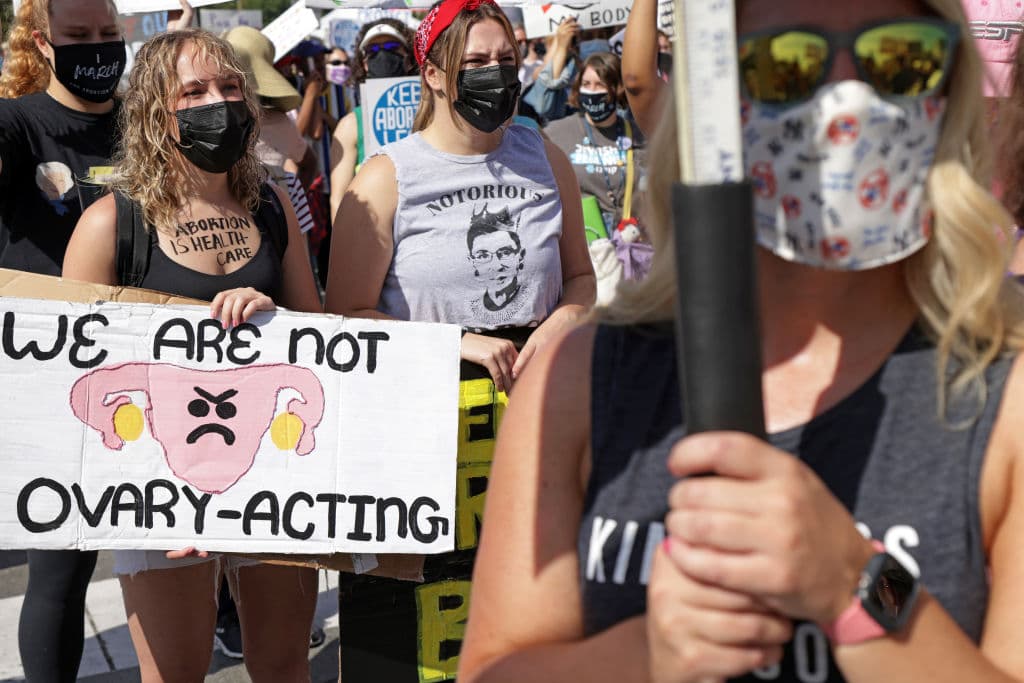 La marcha de este año se da en el marco de la restrictiva ley que 
<a href="https://www.univision.com/noticias/justicia/ley-antiaborto-texas-corte-suprema" target="_blank">entró en vigor una ley en Texas</a> el 1 de septiembre pasado, que prohíbe prácticamente todos los abortos.