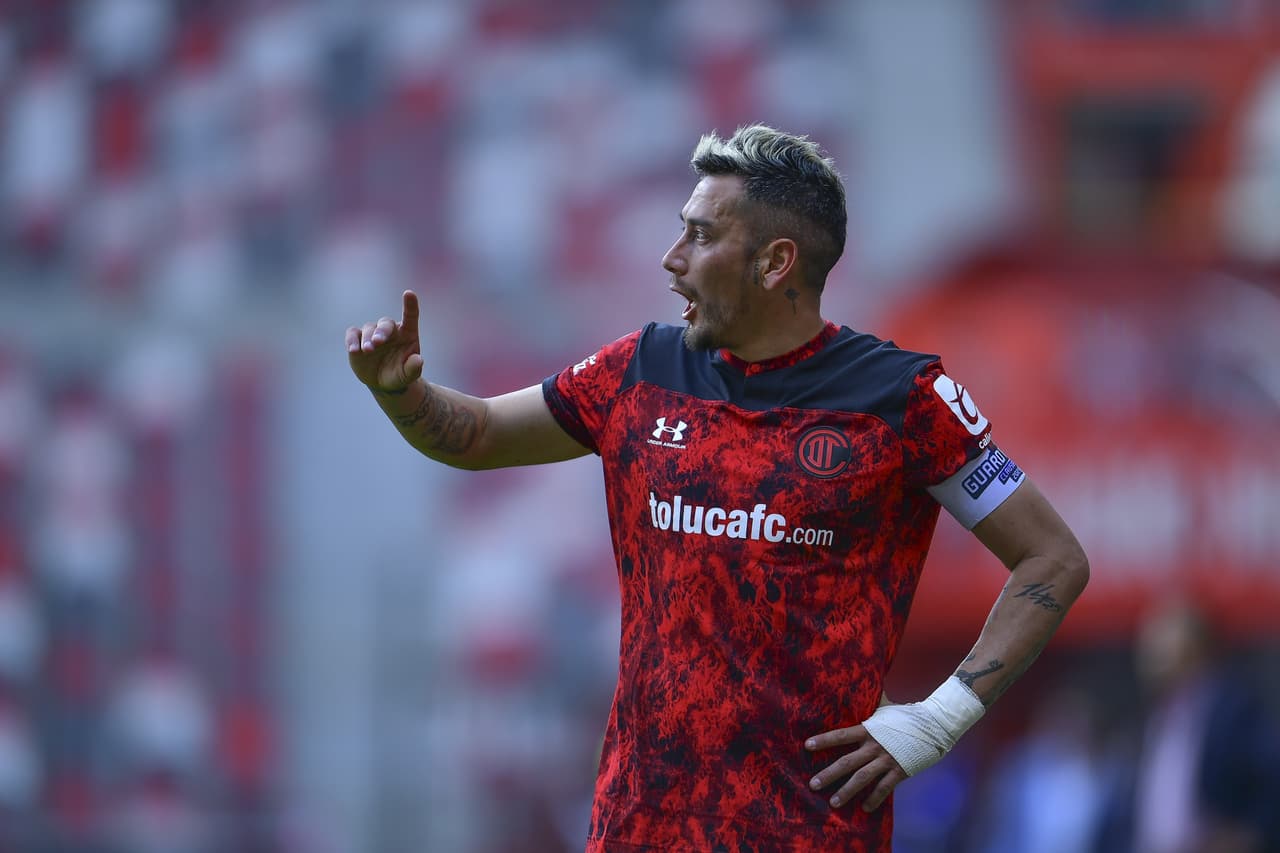 Toluca se impone ante Necaxa 2-0 , durante la tercera jornada del Torneo Guard1anes de la Liga MX. Michael Estrada, de penal, logró hacer el primer tanto, mientras que Joao Plata, de último minuto, anotó el gol que aseguró la victoria de los 'Diablos Rojos' en casa.