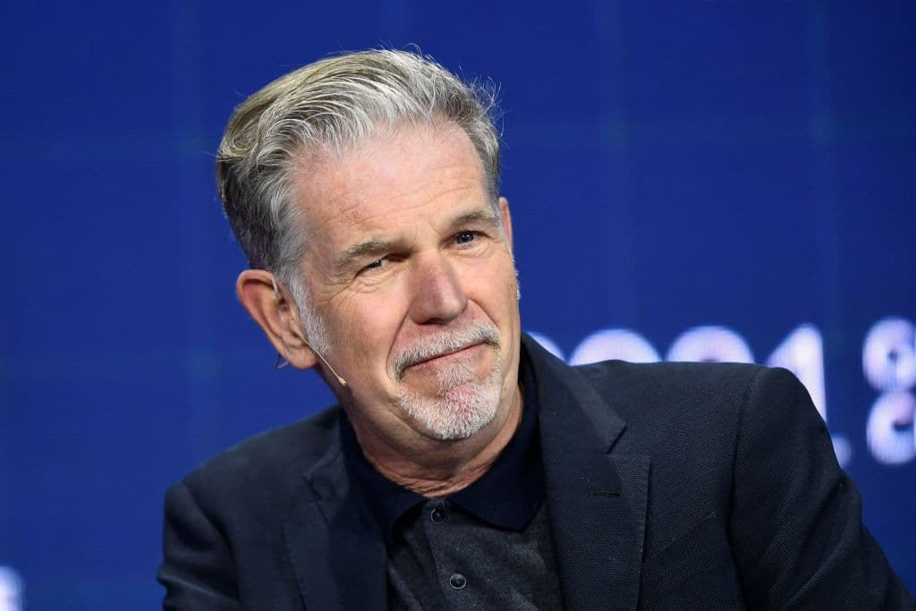 <h3 class="cms-H3-H3">4. Reed Hastings. Netflix. $453,5 millones </h3>
<br>
<br>Es el cofundador y director ejecutivo de Netflix. Fortune indica que la empresa solo ratificó que Hastings recibió una compensación en 2021 de $40,8 millones. Sin embargo, el cálculo de la revista coloca al director de Netflix en una ganancia muy superior y en el puesto número 4 de los ejecutivos que fueron mejor remunerados en 2021.