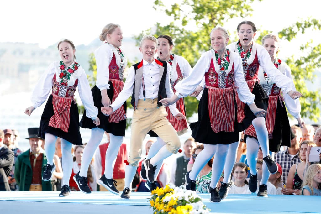 <h3 class="cms-H3-H3">SUECIA</h3>⬇️(descendió)
<br>
<br>Posición 2021: 
<b>7</b>
<br>
<br>Posición 2020: 
<b>6</b>
<br>
<br>Puntaje en escala general: 
<b>7,363 puntos</b>.