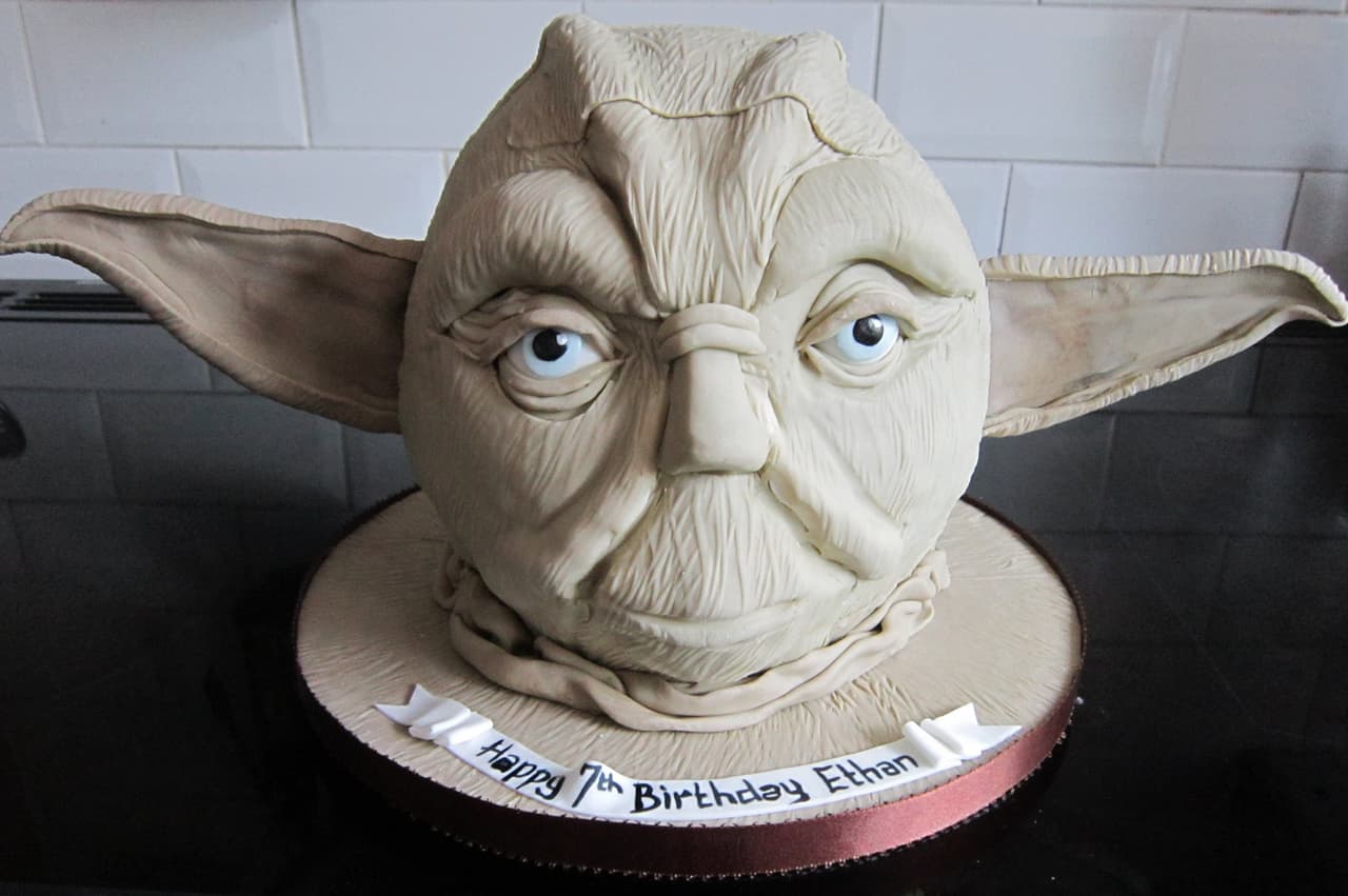 Checa algunos de sus pasteles más increíbles que van desde Mickey Mouse hasta películas como 'El Rey León', 'Los minions', 'Enredados', 'The Avengers' y muchos más.