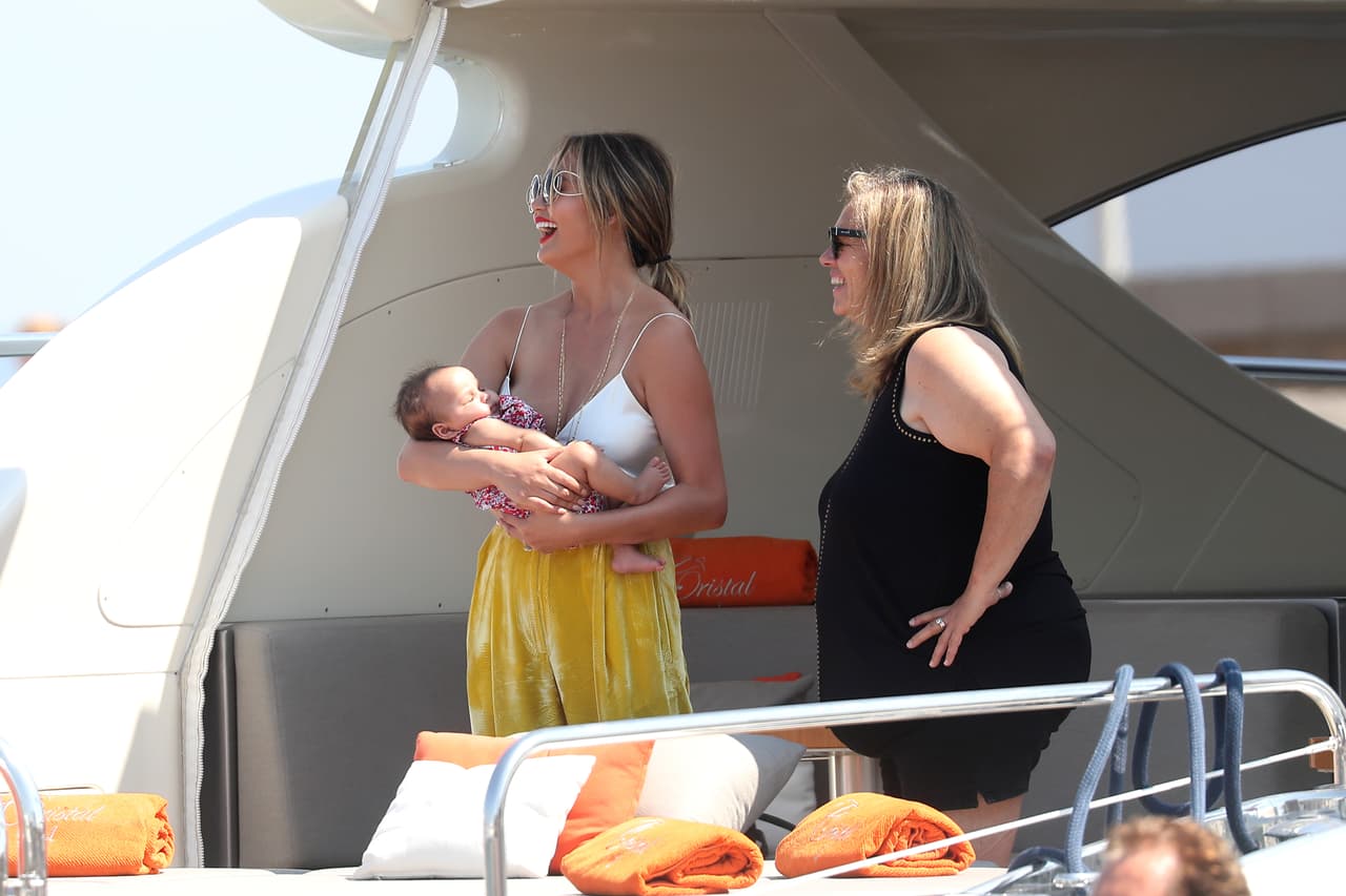 Disfrutando del paisaje y el buen clima francés.