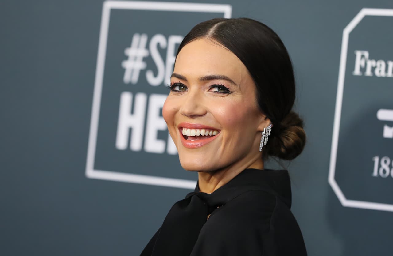<b>Mandy Moore.</b> “Sin palabras, @MichelleObama es magnética. #Myforeverfirstlady”, publicó la actriz en su cuenta de Twitter.
<br>