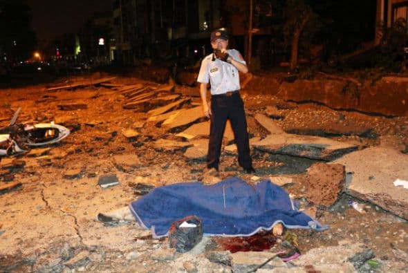 Según Associated Press, cuatro bomberos figuran entre las 24 víctimas fatales.