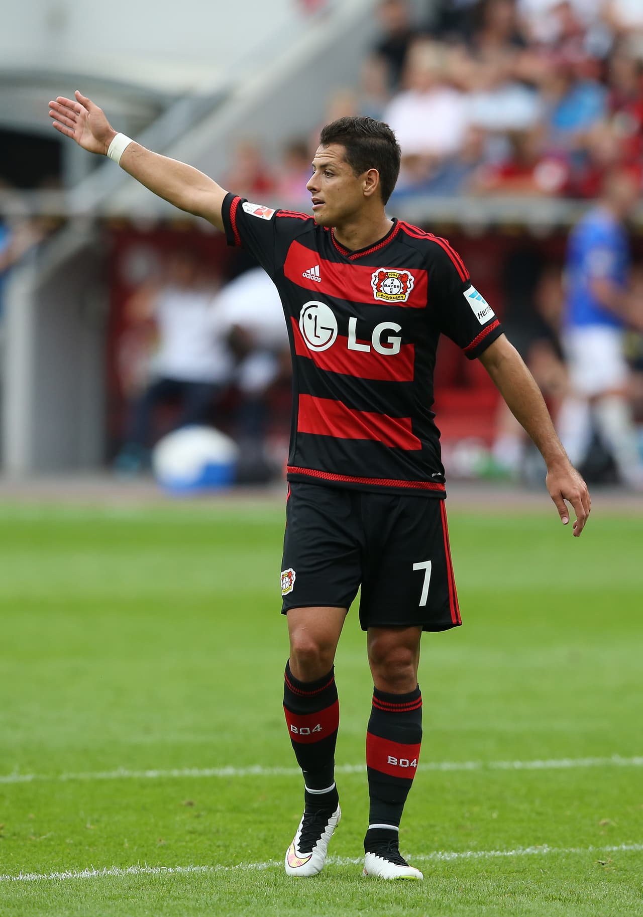 'Chicharito': 'Vengo con mucha hambre de triunfar en el Bayer Leverkusen'