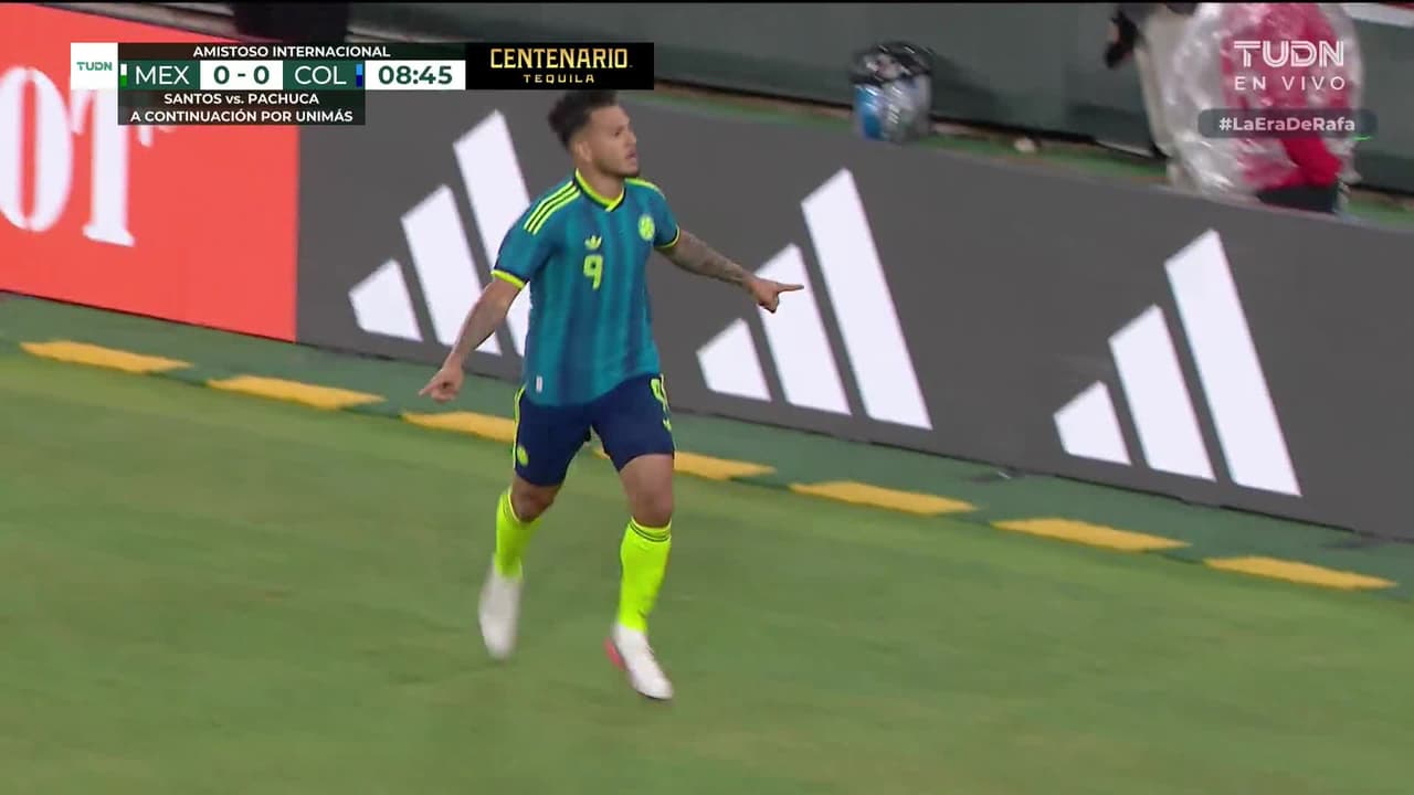¡Gol de Colombia! Madrugan al equipo mexicano con un cabezazo de Luis Suárez