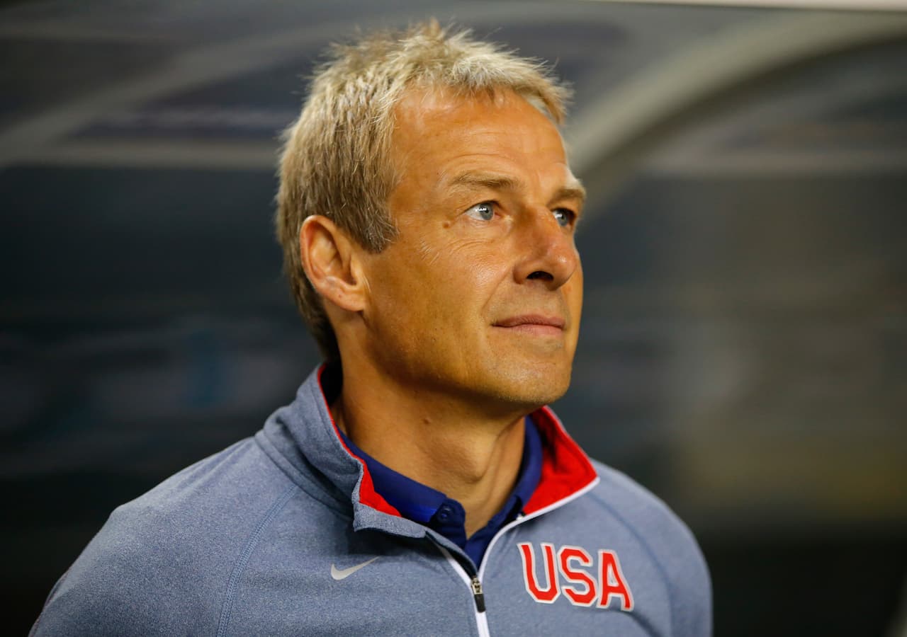 El timonel del 'Team USA' desde 2011 es el alemán Jürgen Klinsmann, histórico ex futbolista de la selección alemana con la que incluso hizo su debut como entrenador entre 2004 y 2006 (terminando su etapa tras el Mundial en el que la 'Mannschaft' fue local y acabó en tercer lugar). Después dirigió al Bayern Munich entre 2008 y 2009.