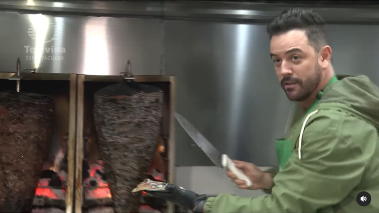 Mane de la Parra le apuesta a la venta de tacos al pastor.