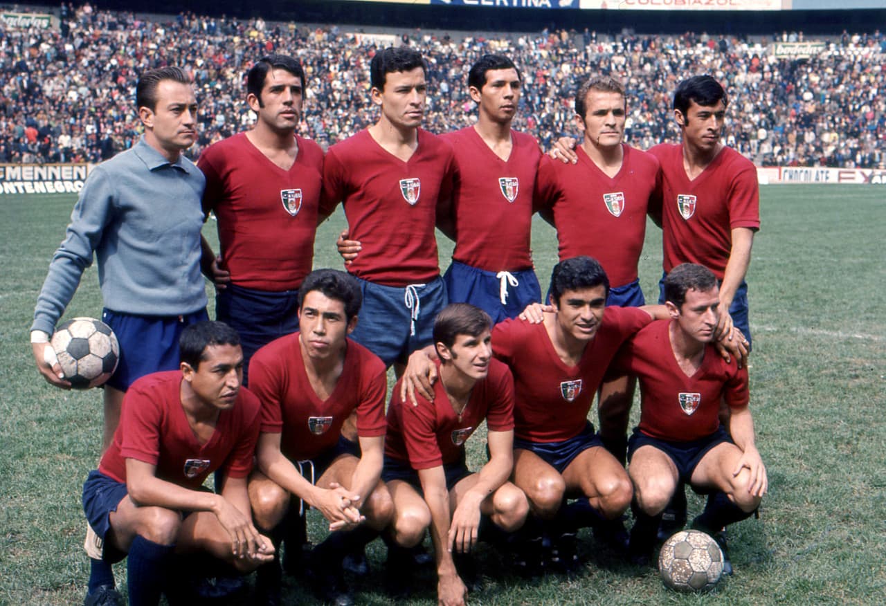 El Tri, que tuvo uniforme rojo como segunda playera, obtuvo su primera victoria contra Bélgica ese mismo año en casa, por 1-0 el 5 de noviembre en Ciudad de México, previo al Mundial de 1970.