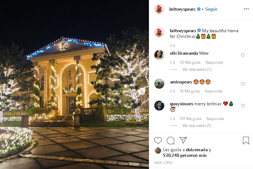 <b><a href="https://www.univision.com/musica/britney-pasara-navidad-en-su-mega-mansion-conocela-fotos#df7462c70000" target="_blank">"Mi hermosa casa para Navidad"</a></b>, escribió como pie de foto.
<br>