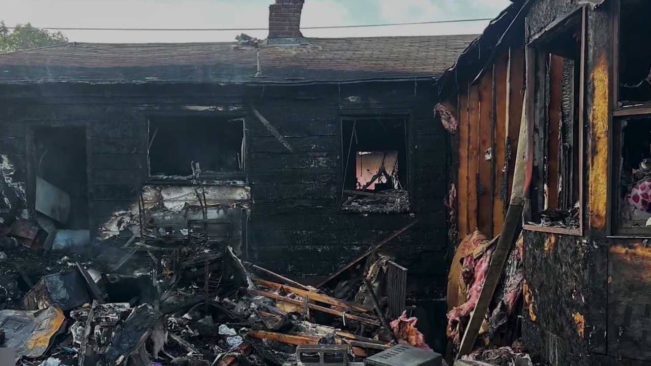 Incendio destruye casa de familia hispana que ahora pide ayuda para reconstruirla
