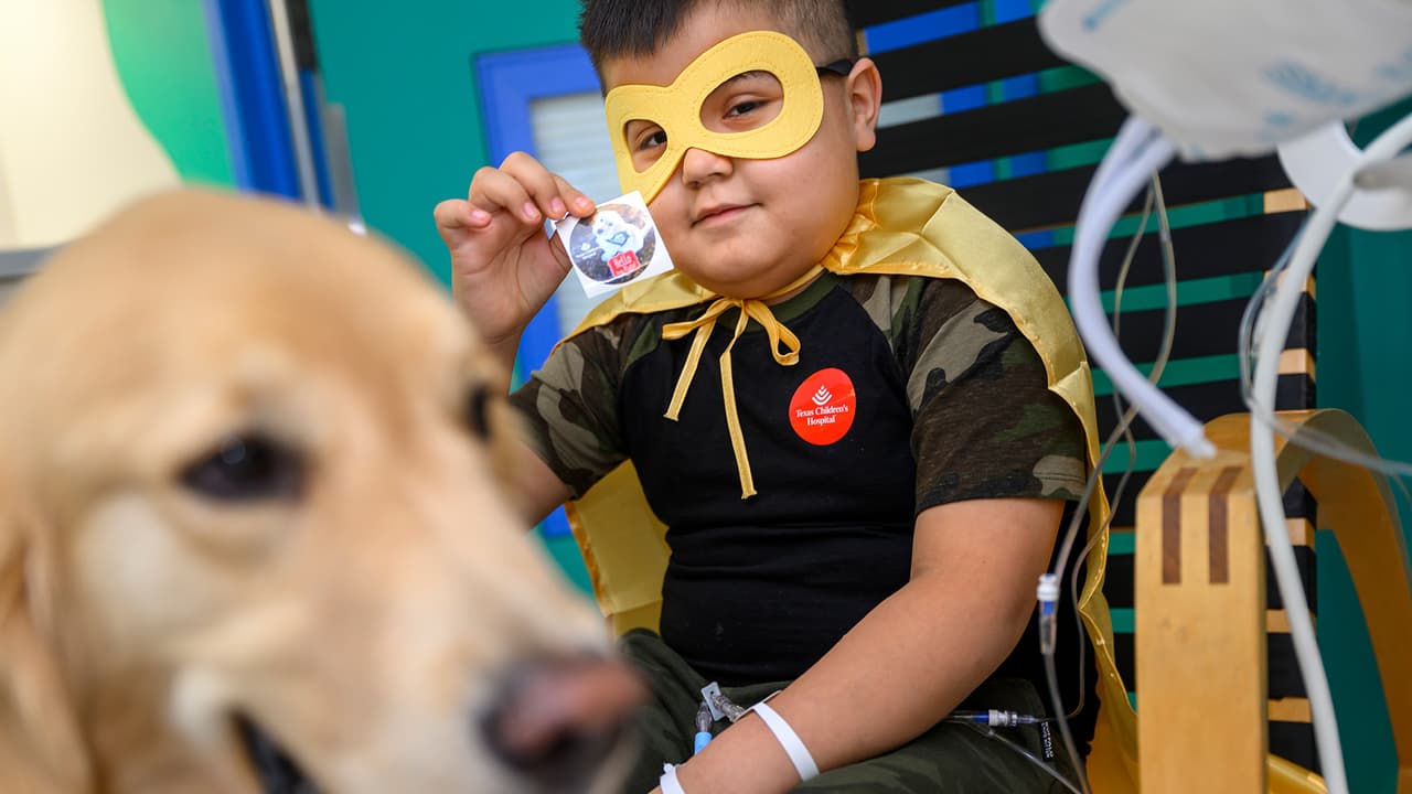 Se ha demostrado que gracias al apoyo de los perros los pacientes han aumentado el bienestar emocional, les provoca felicidad, calma, relajación, curación, adaptación al entorno hospitalario y confianza en ellos mismos. Además de disminuir la ansiedad, percepción del dolor, miedo y aislamiento, asegura el hospital.