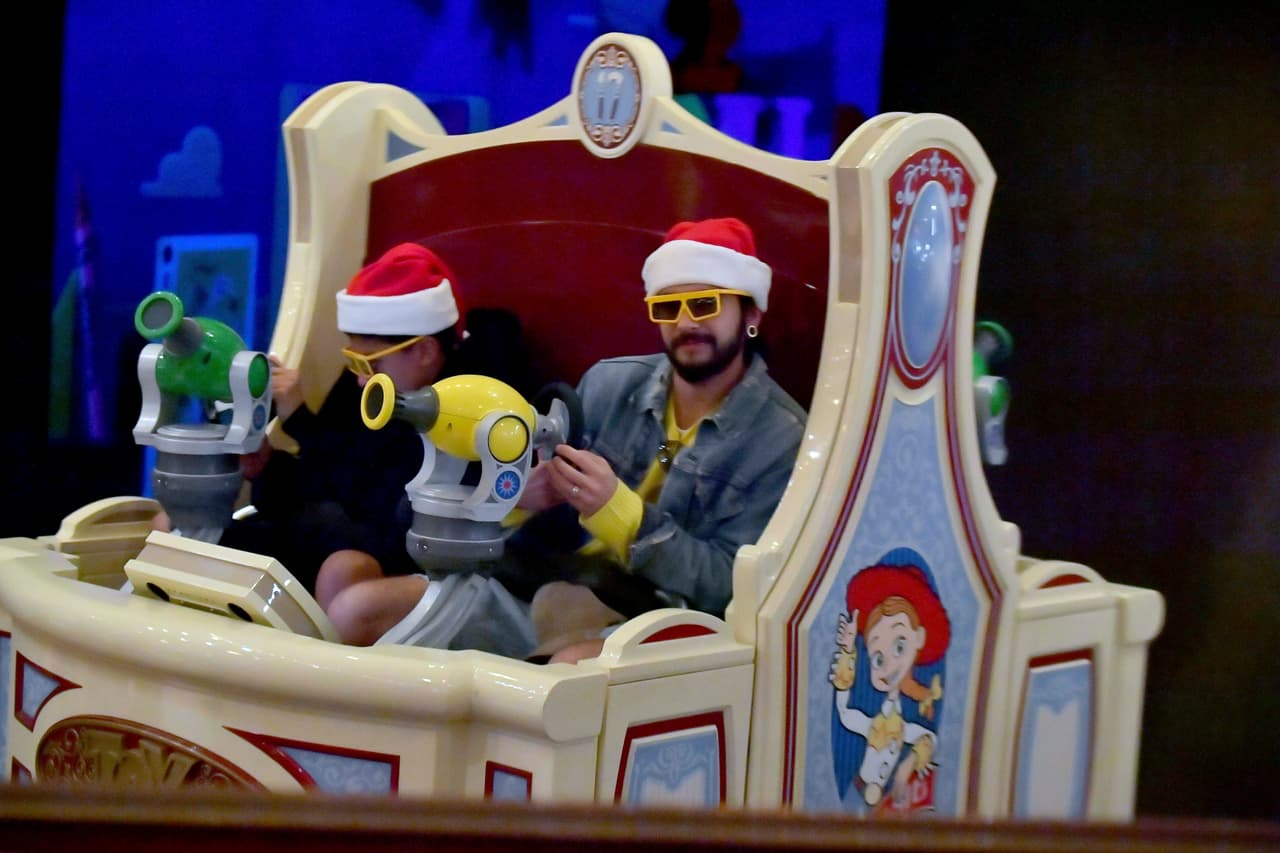 Pero también lo hizo 
<b><a href="https://www.univision.com/entretenimiento/en-la-playa-y-toples-la-supermodelo-heidi-klum-disfruta-con-su-novio-nuevo-fotos">Tom</a></b>, quien se divirtió con los hijos de Heidi.