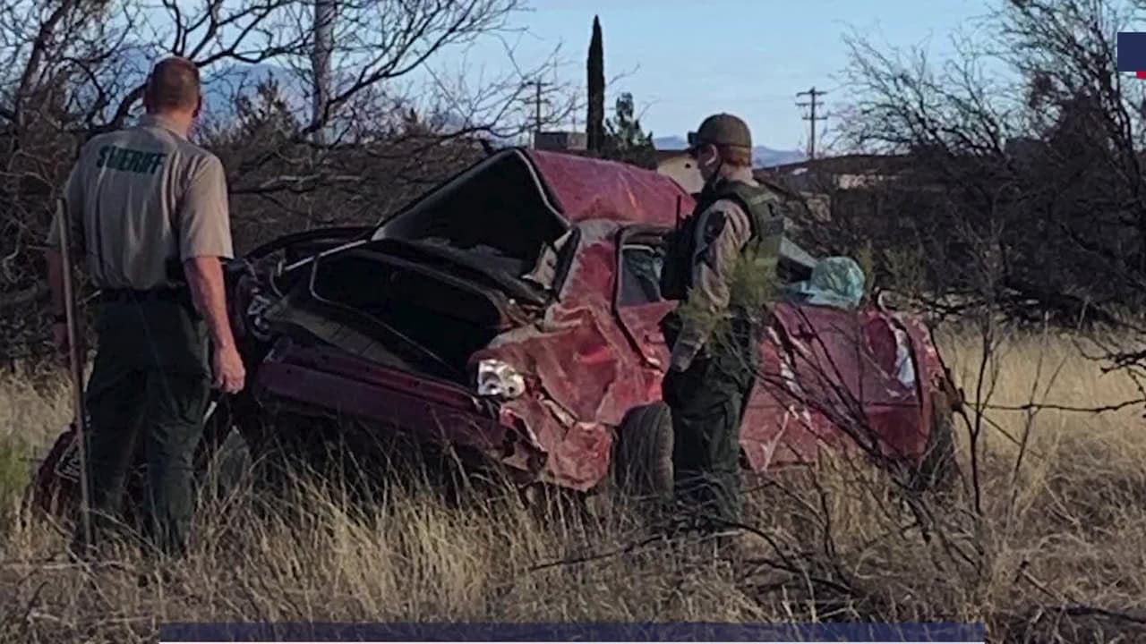 Terminan en el hospital tres adolescentes tras volcar el vehículo en el que huían de autoridades en Arizona