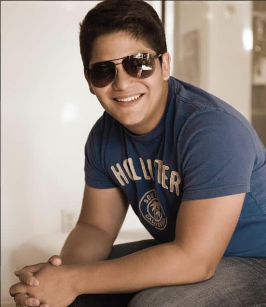 Y Jorge es el mayor de los tres hermanos.