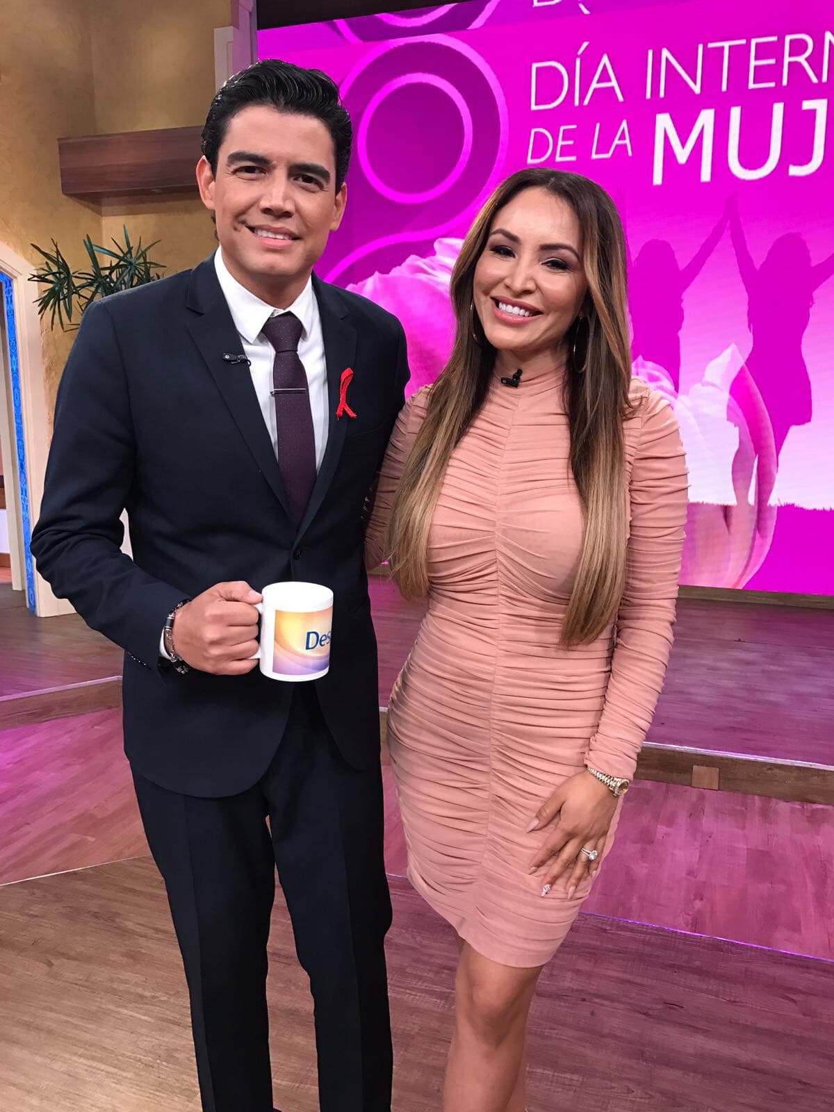 La Bronca no desaprovechó la oportunidad de tomarse una foto con Orlando Segura.