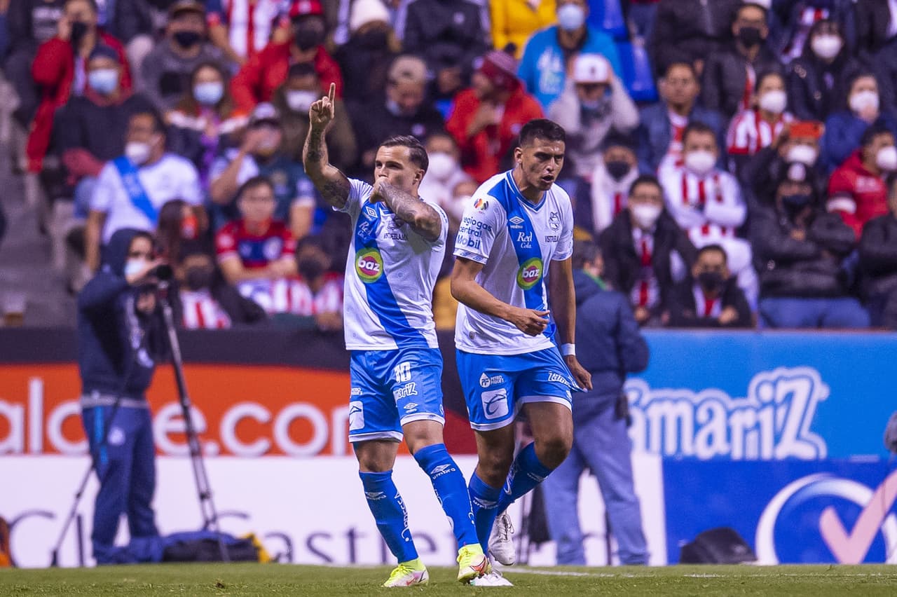 Pero al 17, ‘Tiba’ Sepúlveda cometió una falta en el área. Christian Tabó cobró y anotó el empate.