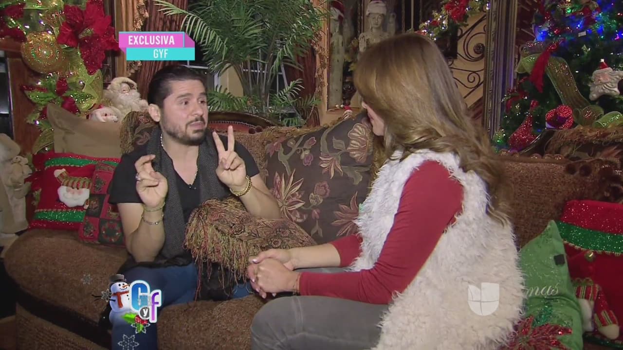 "No es por look, es por una promesa que tengo pero mis fanáticas unas me dicen que me la quite, pero ya en enero termina", dijo el músico.