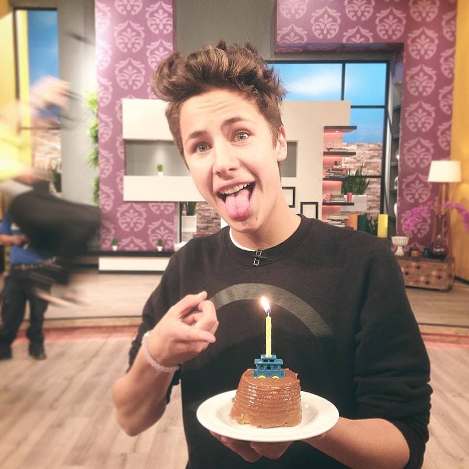 HOY le deseamo un feliz cumpleaños a Juanpa.