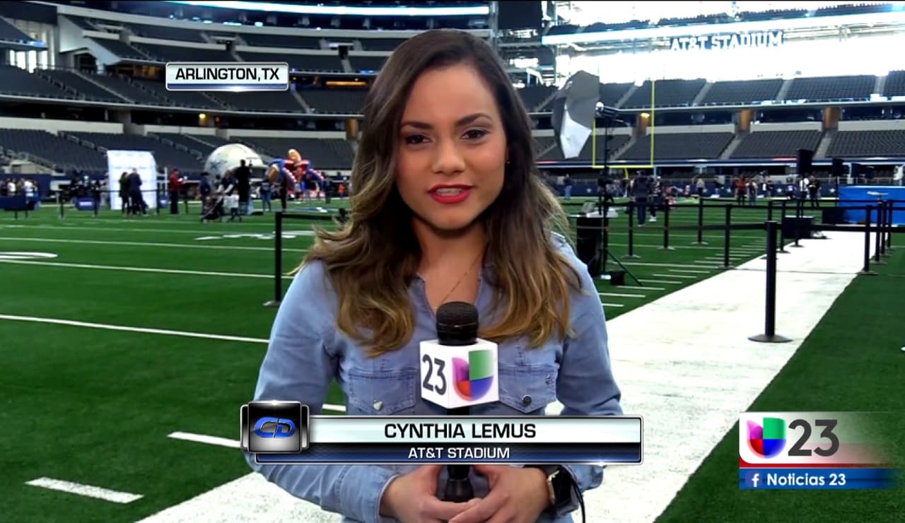 Cynthia Lemus en el estadio AT&T.