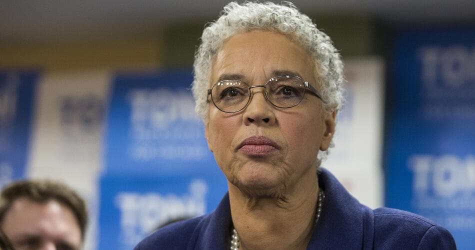 Toni Preckwinkle aseguró su cuarto periodo al frente de la Junta del Condado Cook.
