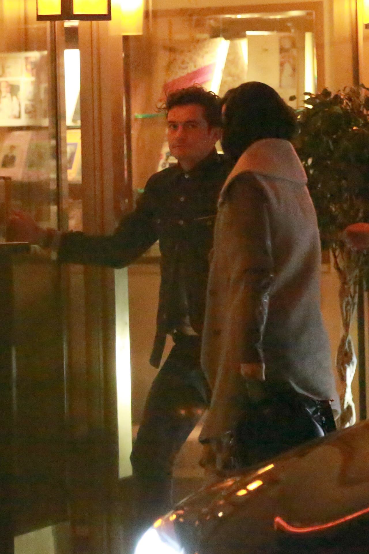 Se nota que relamente le importa hacer sentir bien a esta belleza.