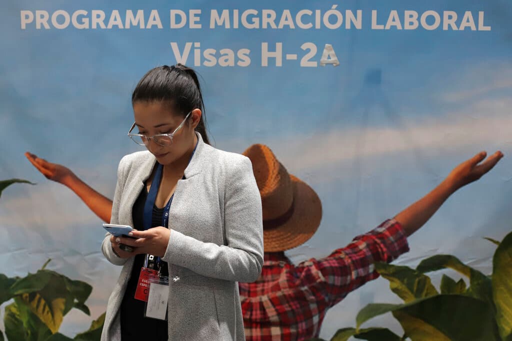 <b>El Salvador</b>
<br>
<br>Las visas H-2B tienen un número límite determinado por el Congreso: 66,000 trabajadores por año.