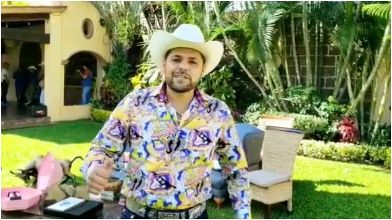 Secuestran a sobrino de Joan Sebastian durante un jaripeo en Michoacán, México