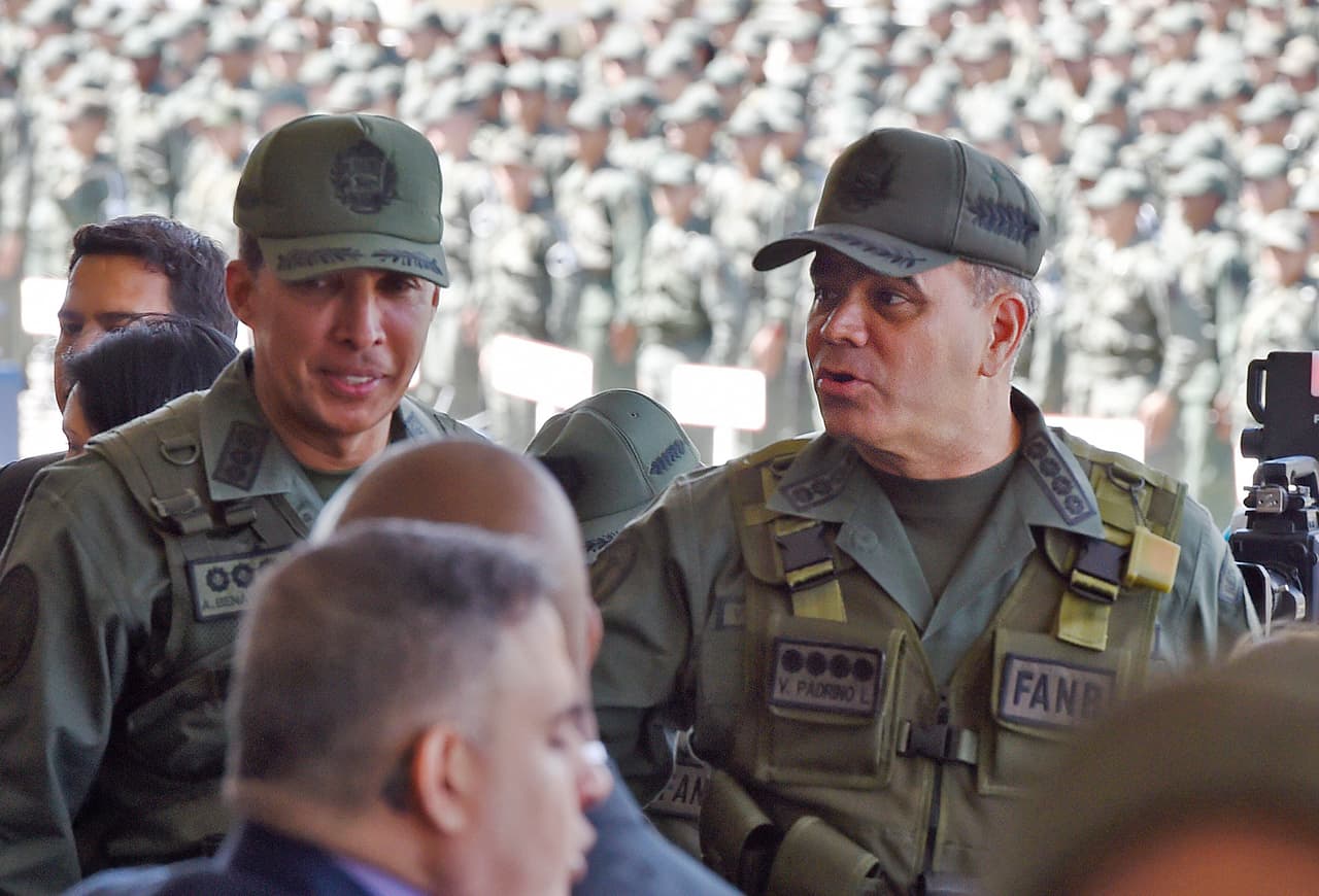 Ministro de Defensa venezolano pide excluir a los militares de pugna en el Parlamento