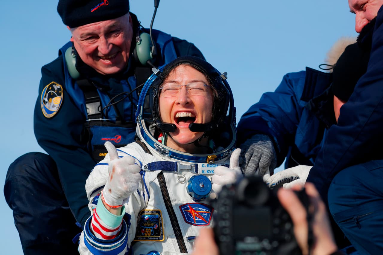 <b>La llegada a la Tierra de la astronauta que más tiempo ha pasado en el espacio.</b> El 6 de febrero, la astronauta Christina Koch 
<a href="https://www.univision.com/noticias/medio-ambiente/batio-el-record-de-permanencia-en-el-espacio-pero-christina-koch-regresa-a-la-tierra-con-mucho-mas-que-eso">regresó de la Estación Espacial Internacional después de pasar 328 días en el espacio</a>, el mayor tiempo de una mujer en órbita. La científica estadounidense también fue protagonista de la primera caminata espacial solo de mujeres. 
<a href="https://www.univision.com/noticias/trending/las-impresionantes-fotografias-que-tomo-la-astronauta-que-ha-pasado-mas-tiempo-en-el-espacio-fotos"><u>Ve aquí las espectaculares que tomó Koch durante su estadía en el espacio.</u></a>