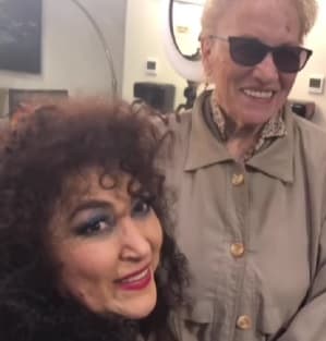 Por su parte, Ana Victoria, hija de Amanda y Diego, publicó un mensaje de despedida para su abuela.
<br>