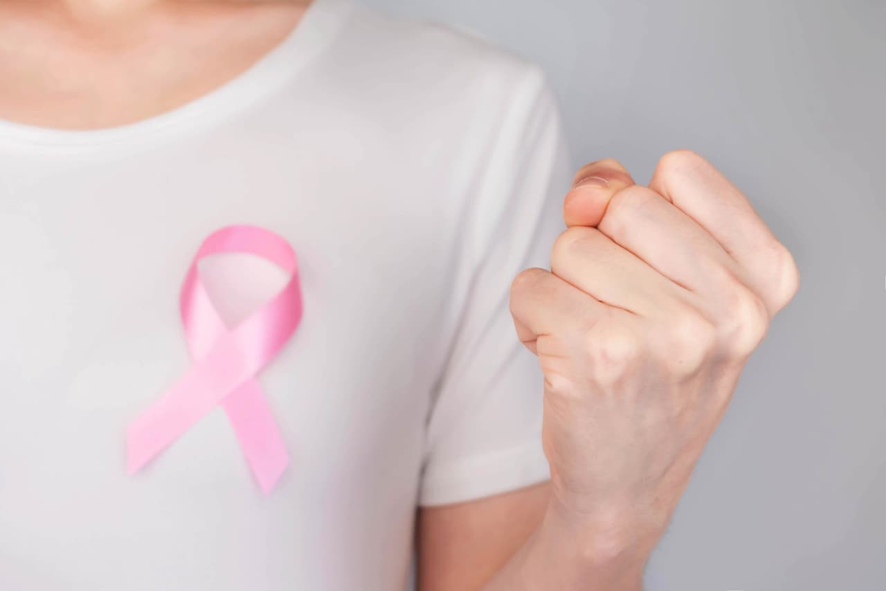 <b>Reduce el riesgo de padecer cáncer. </b>De acuerdo a Albert Altés, hematólogo del Hospital Sant Pau, en España, la donación de sangre reduce el riesgo de desarrollar enfermedades como el cáncer.