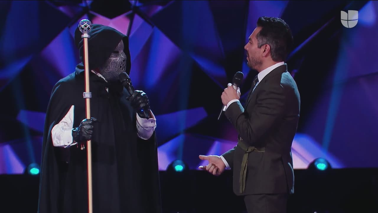 Después de este primer performance fue presentado el invitado misterioso de la noche, quien llegó para sumarse al panel de investigadores.