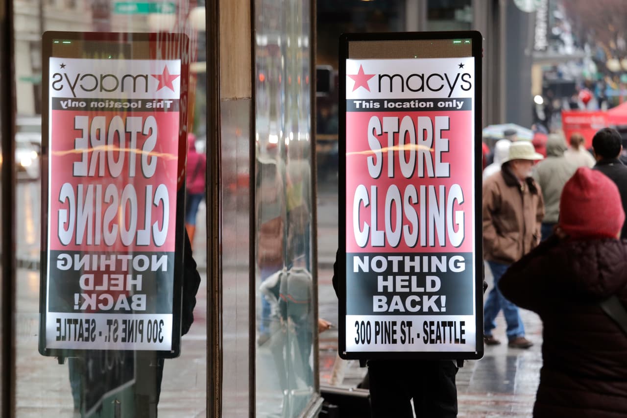 Según se lee en el comunicado, Macy's buscará salir de algunos centros comerciales en dificultades, donde el tráfico peatonal se ha desacelerado.