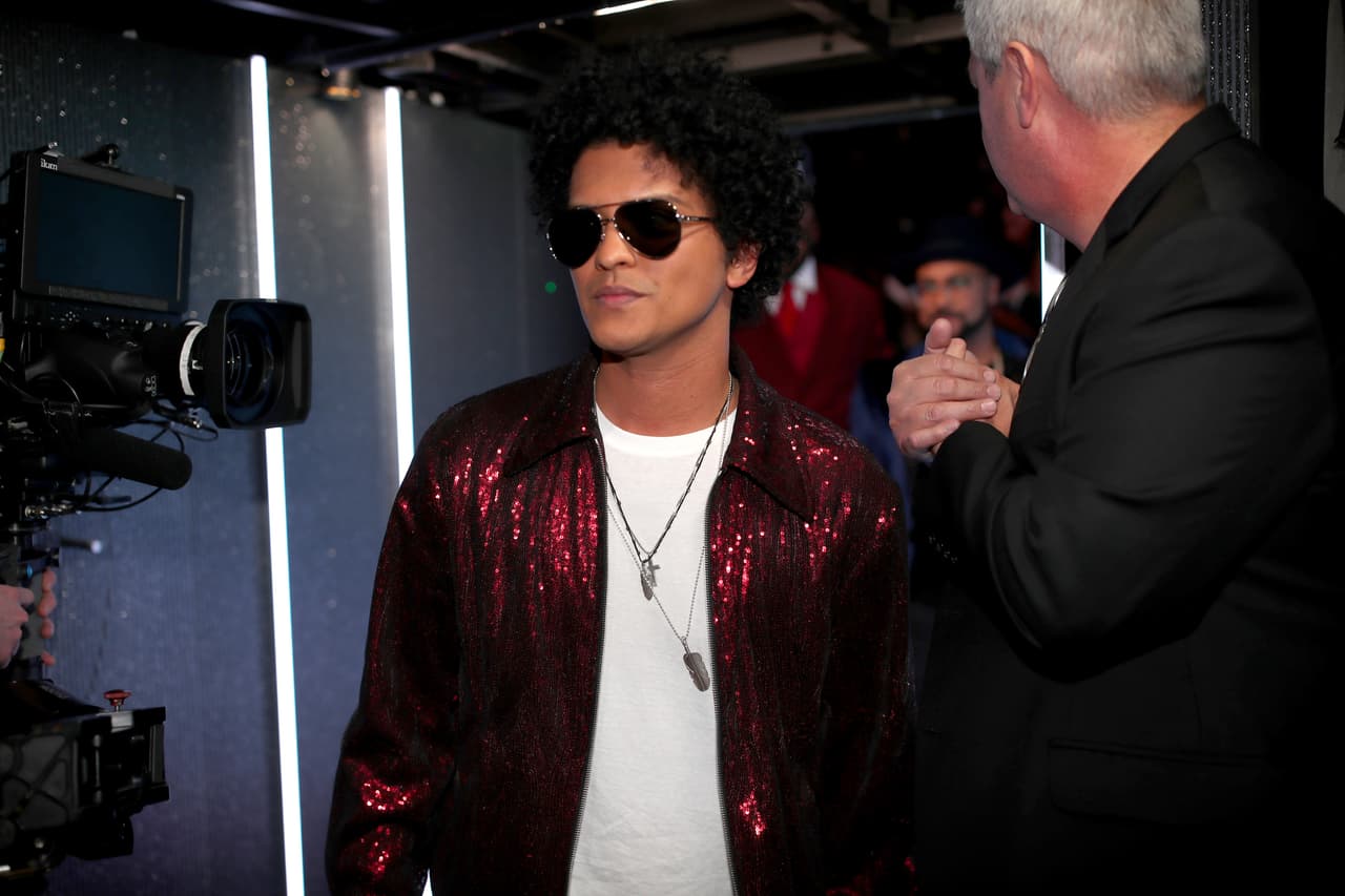<b>Bruno Mars</b>: cantante de padre boricua, que ha producido algunos de los éxitos más grandes de la música pop. Su riqueza alcanza los 110 millones de dólares y tiene 32 años de vida.
<br>