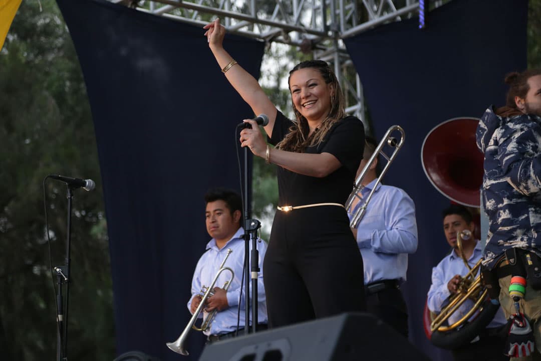 Conoceremos parte de la vida de Jenni que pocos conocen, la veremos en su faceta de madre, de cantante y de empresaria.