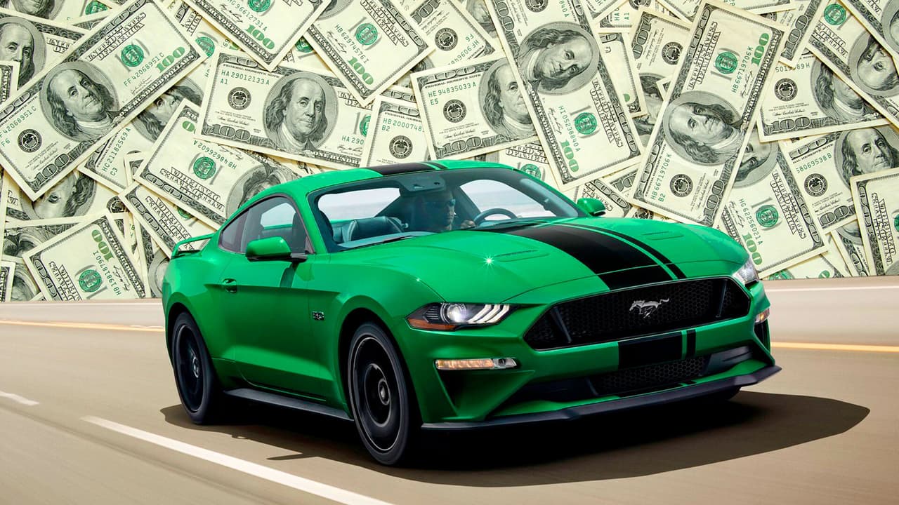 Los precios de los carros usados aumentaron en agosto con respecto a julio del presente año, como resultado de una mayor demanda y la escasez de inventario de carros nuevos debido a las interrupciones que hubo en la producción a causa a la pandemia del coronavirus.
<br>
<br>Según un nuevo estudio de la firma de investigación automotriz 
<a href="https://www.iseecars.com/"><u>iSeeCars</u></a>, en el que analizó casi 1 millón de transacciones por carros usados durante los meses de julio y agosto, los precios experimentaron un aumento promedio del 4.1%, equivalente a 941 dólares.
<br>
<br>Sin embargo, para algunos modelos este aumento en su etiqueta fue aún más significativo, llegando a ser de hasta el 9%, equivalente a 2,667 dólares.
<br>
<br>Si estás pensando en deshacerte de tu carro y tienes uno de los siguientes modelos, entonces ahora es el mejor momento para ponerlo a la venta y sacarle el máximo provecho.