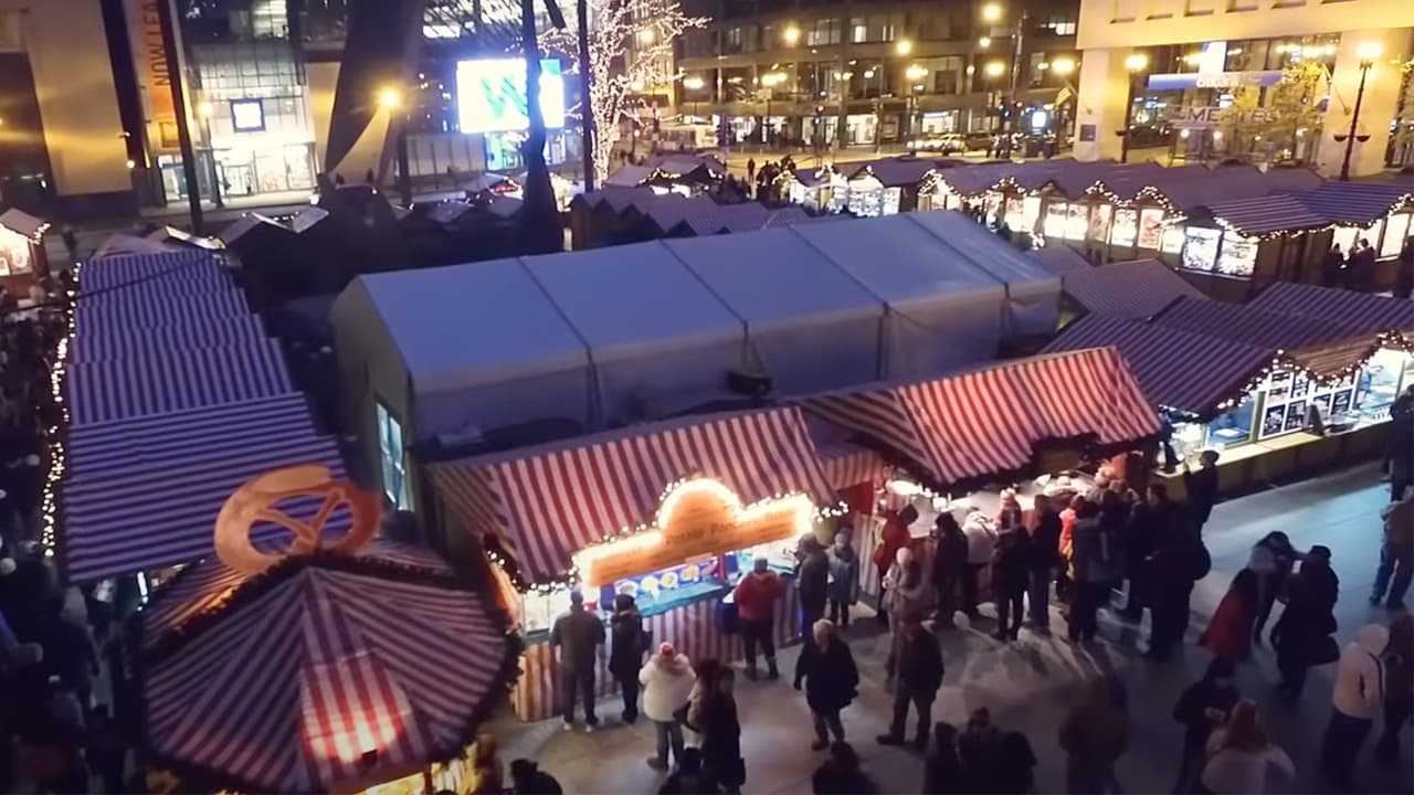 <b>Christkindlmarket</b>
<br>Este año, el mercado tradicional alemán este año ofrecerá alimentos, bebidas y accesorios de temporada en tres locaciones: Chicago, Aurora y Wrigleyville. Las actividades comienzan este 18 de noviembre y se mantienen hasta el 24 de diciembre. Encuentras más información en 
<a href="https://www.christkindlmarket.com/" target="_blank">la página de Christkindlmarket</a>.