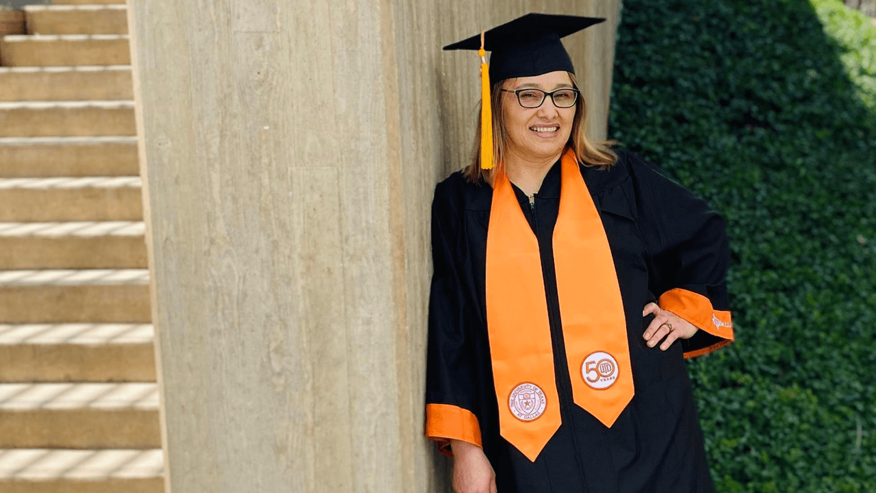 “Me llevó 10 años terminar mi carrera”: dice Juana Maldonado, una súpermamá del Metroplex