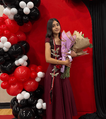 Graduación de 8th grado, dice la imagen de 
<b>Génesis Z. Ibarra.</b>