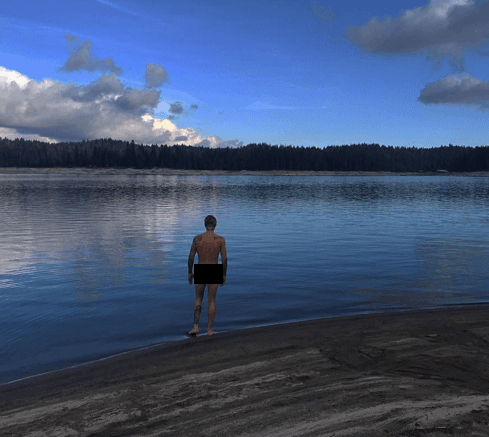 Incluso, hace poco él mismo publicó una imagen en la que lució su 'booty'.